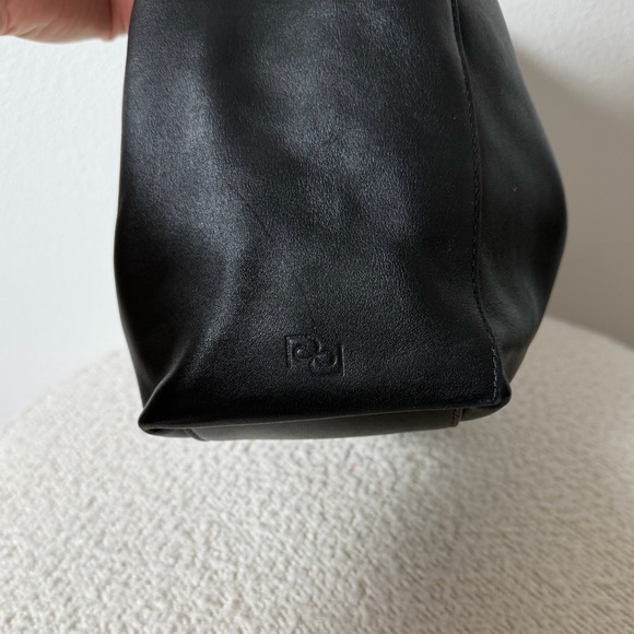 Reformation Small Vittoria Tote - Picture 4 of 8